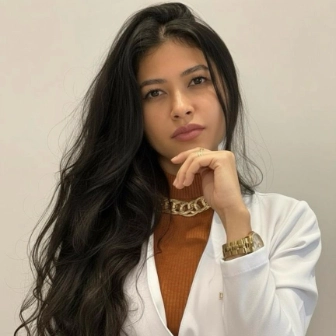 Dra. Joice Chiyoko Guishi - Especialista em Medicina de Família e Tricologia Médica